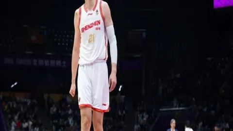 快船客场以116-113逆转胜鹈鹕，连赢三场NBA比赛